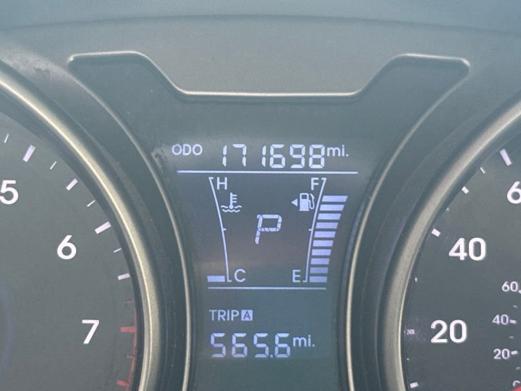 Used 2012 Black Hyundai Base image 7