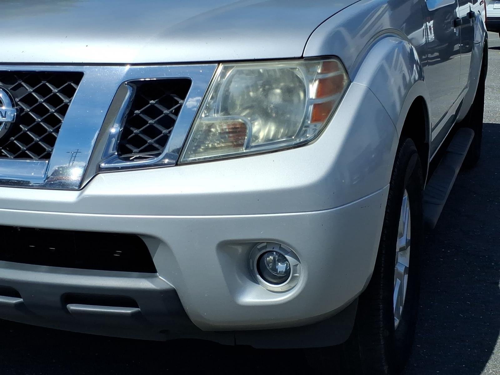 Used 2015 Brilliant Silver Nissan SV image 14