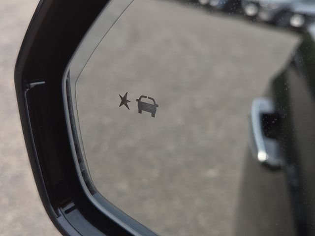 Used 2019 Black Metallic Cadillac Luxury image 21