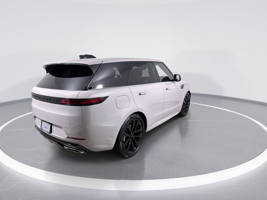 New 2026 Borasco Grey Land Rover Dynamic SE image 8
