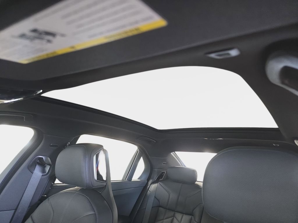 2026 BMW 7 Series 750e - Photo 22