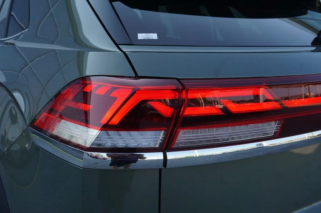 New 2026 Green Volkswagen 2.0T SE w/Technology image 33