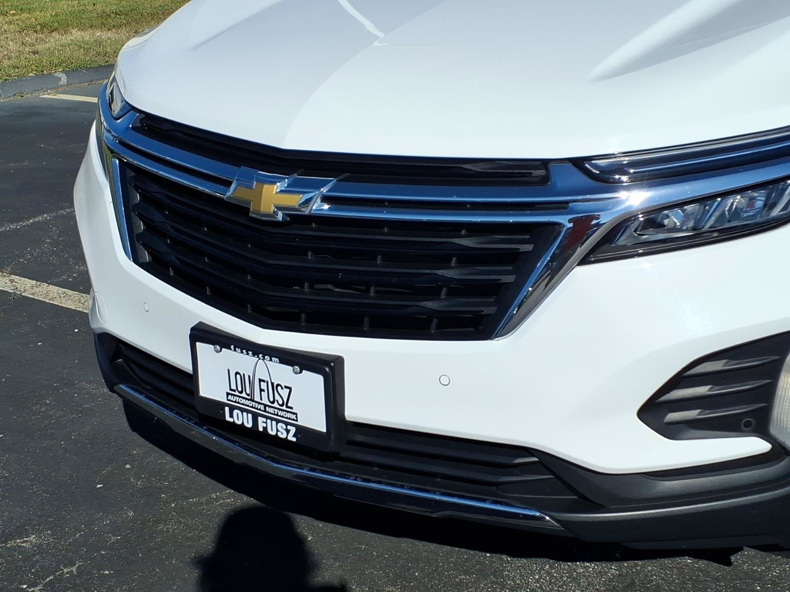Used 2023 SUMMIT WHITE Chevrolet LT image 34
