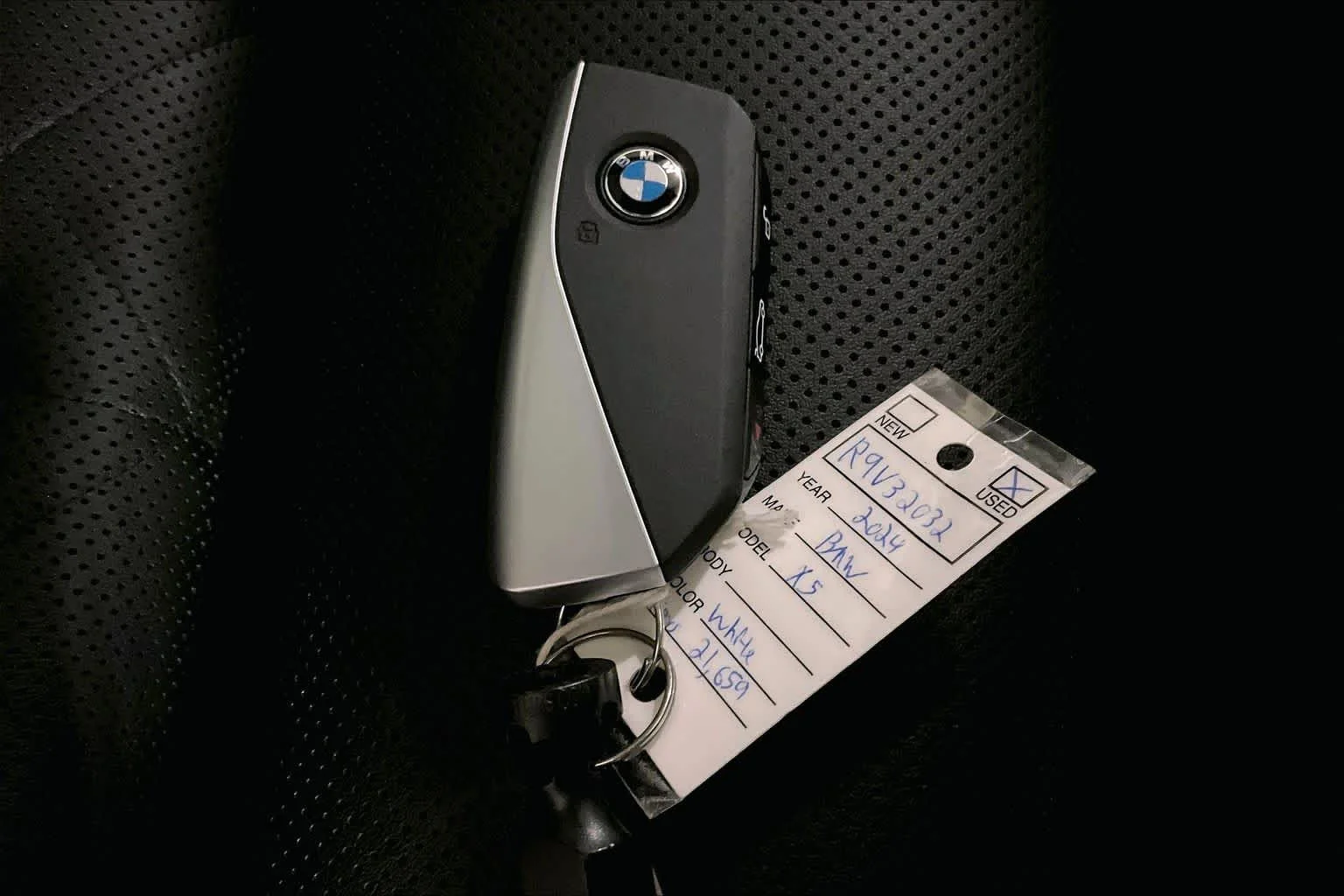 Used 2024 Alpine White BMW xDrive40i image 14