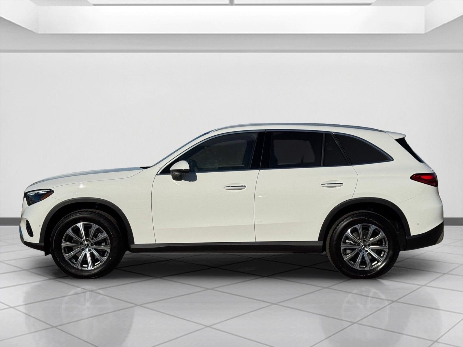 New 2026 Polar White Mercedes-Benz GLC 300 image 5