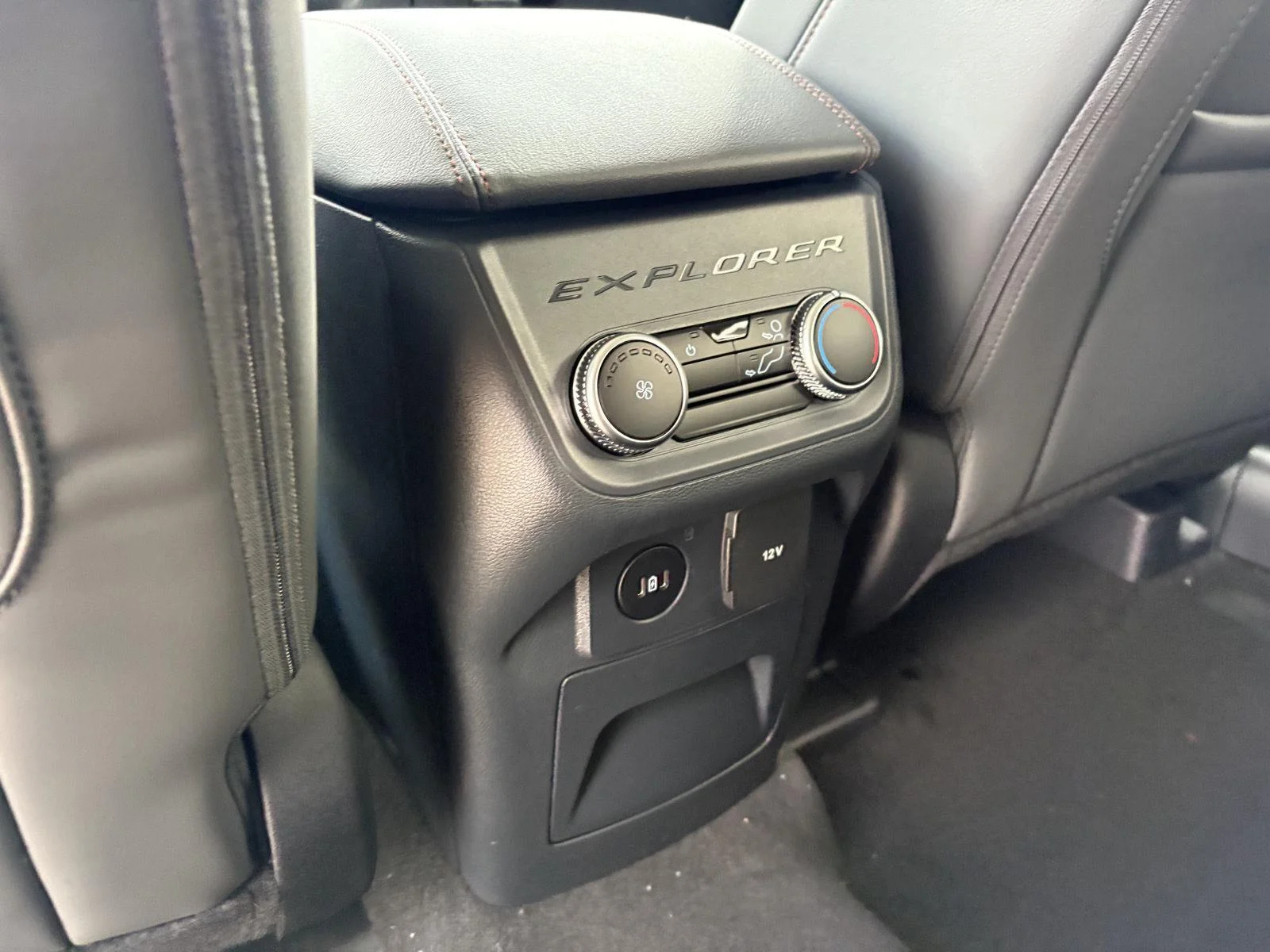 2026 Ford Explorer Active - Photo 18