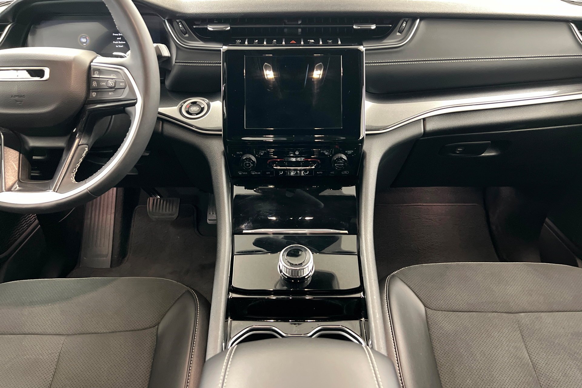2023 Jeep Grand Cherokee Altitude - Photo 14