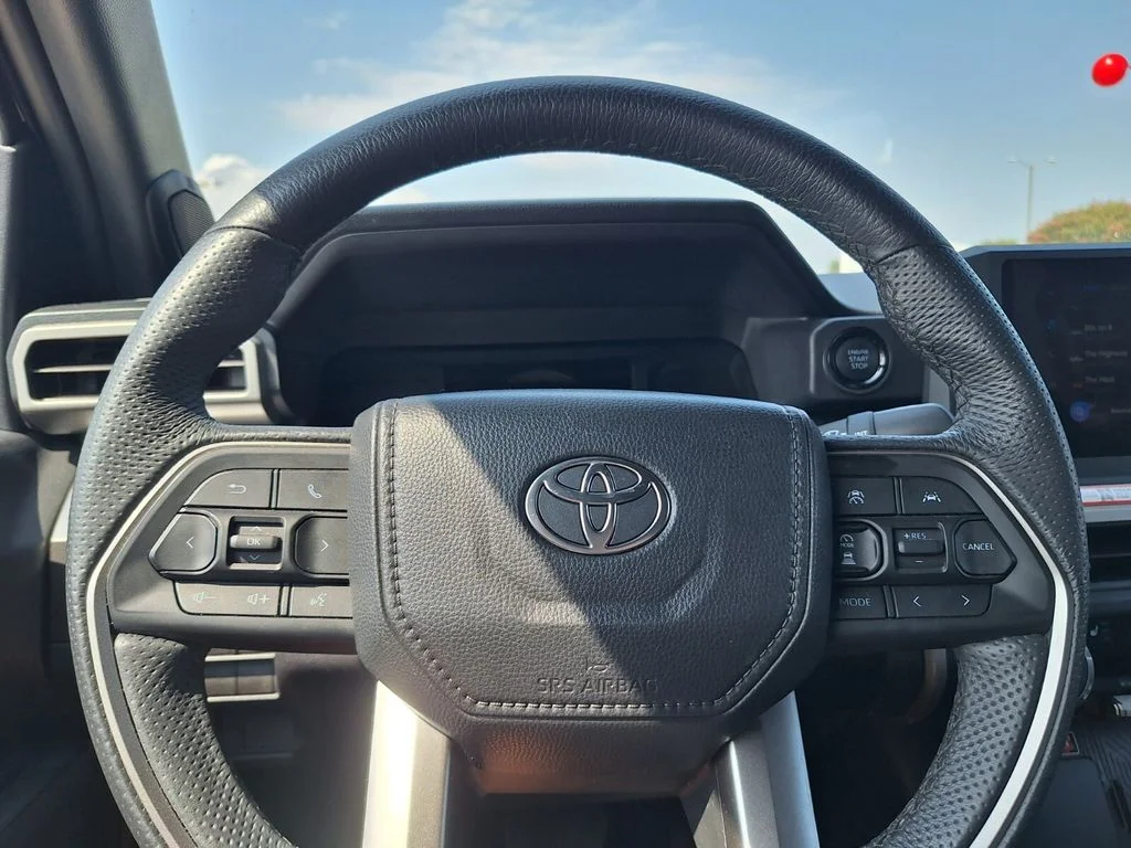 Used 2025 White Toyota SR5 image 14