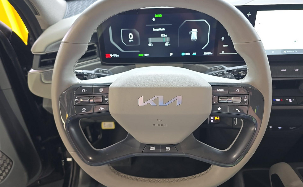 Certified Used 2024 Black Kia Wind image 6