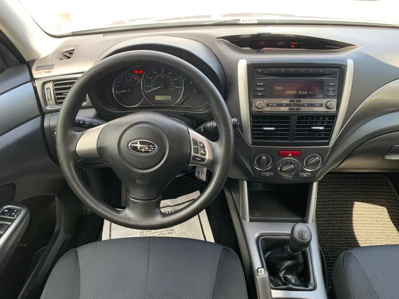 Used 2012 Silver Subaru 2.5X Sport Utility 4D image 31
