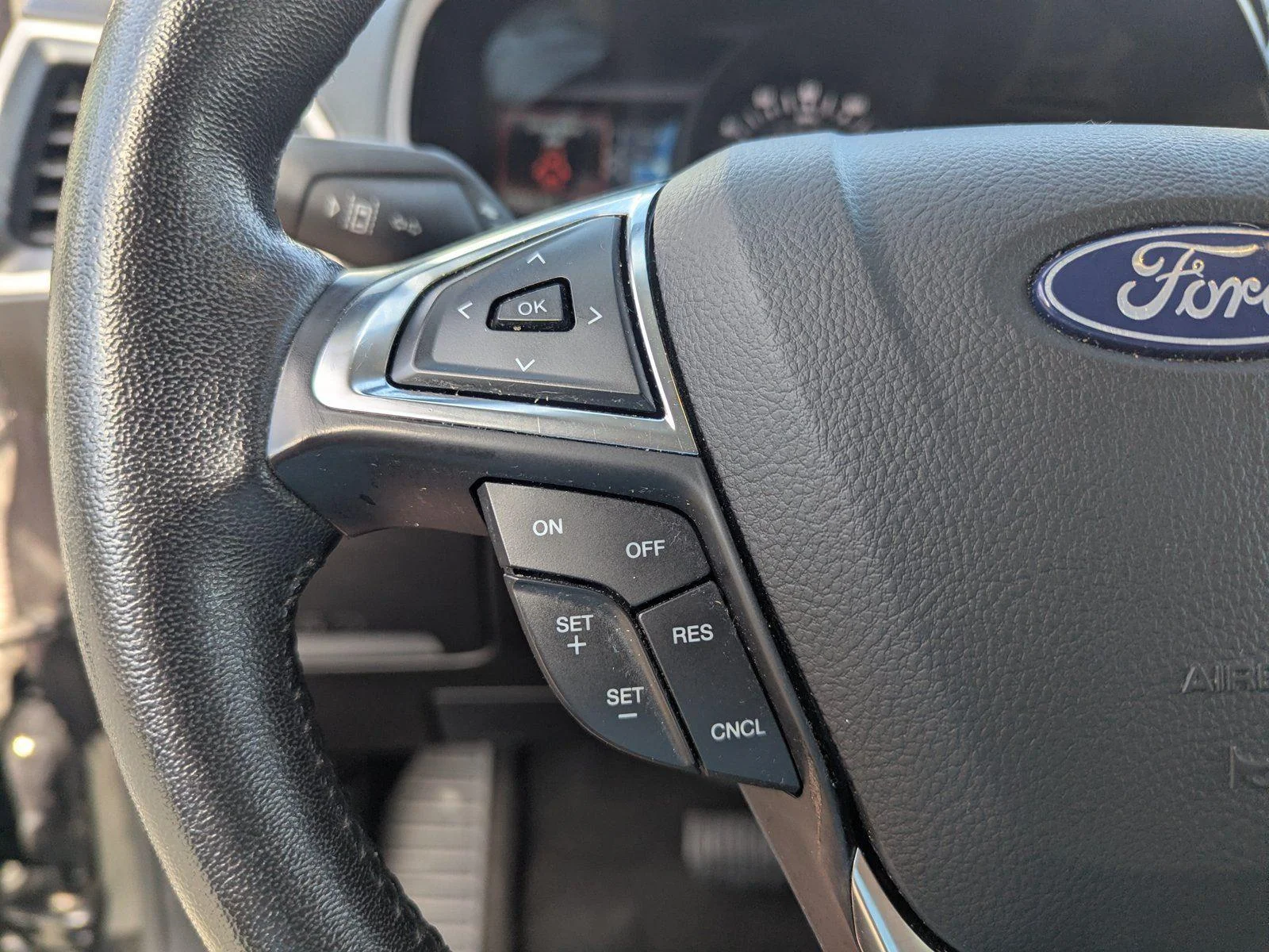 Used 2022 Agate Black Ford SEL image 25
