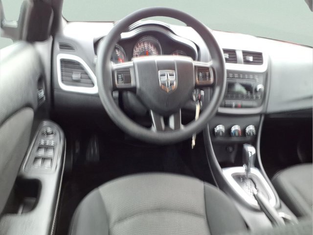 Used 2013  Dodge SE image 2