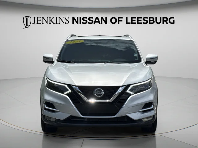 Used 2021 Silver Nissan SL image 3