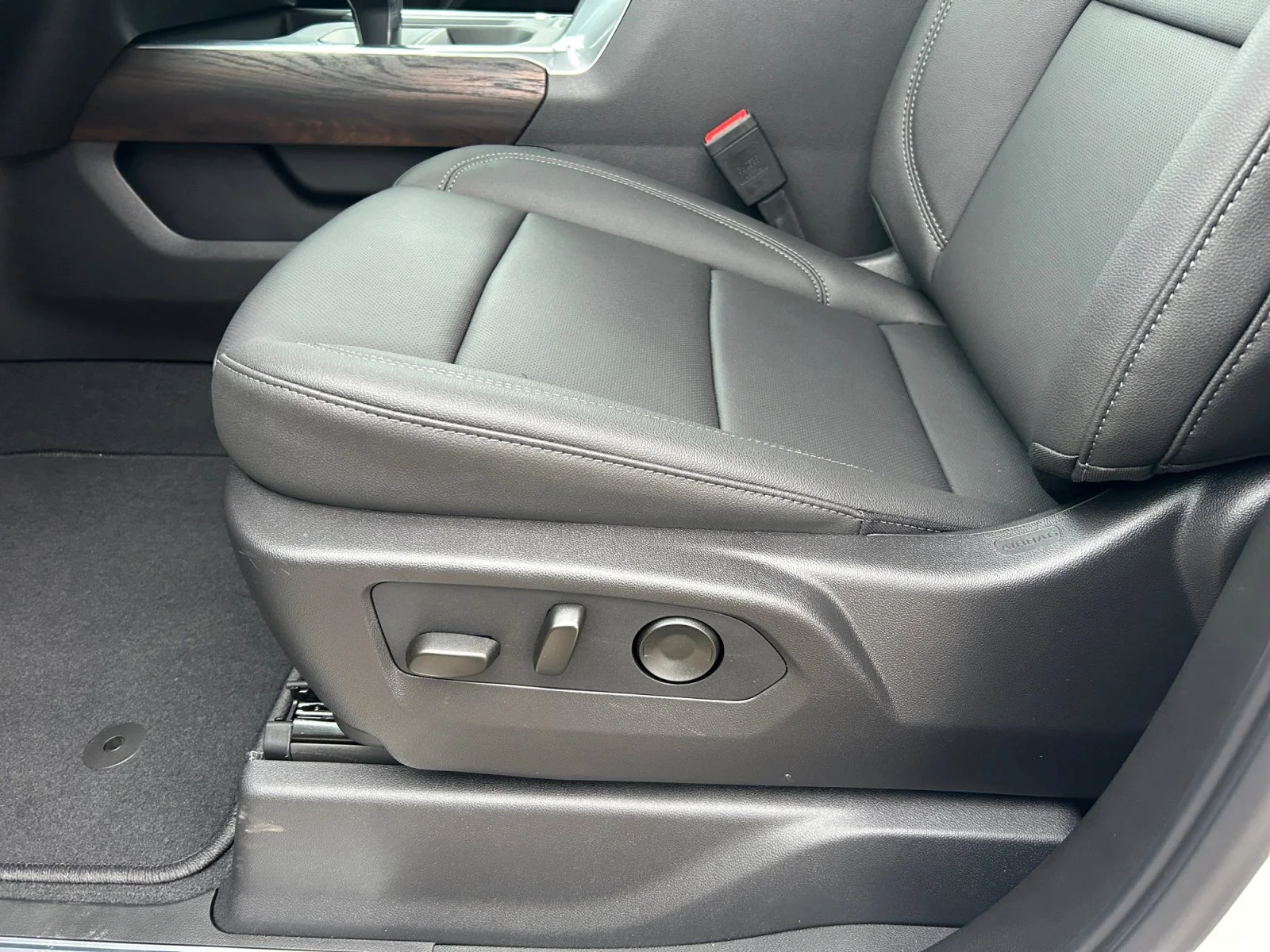 New 2026 Summit White GMC SLT image 15