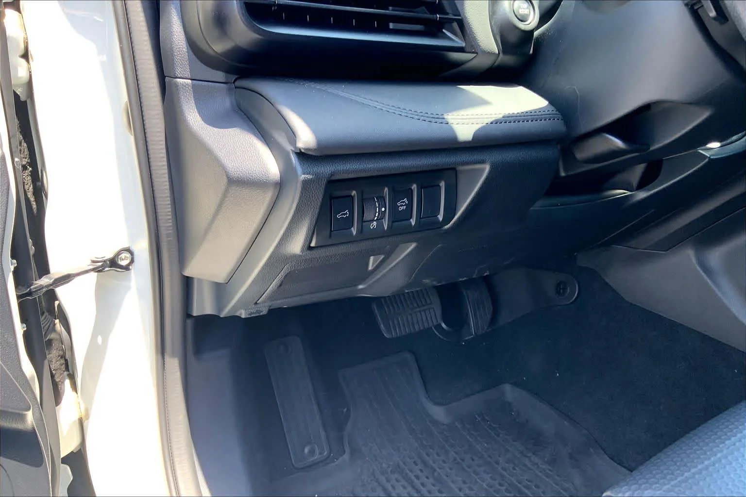 Used 2024 Crystal White Pearl Subaru Wilderness image 33
