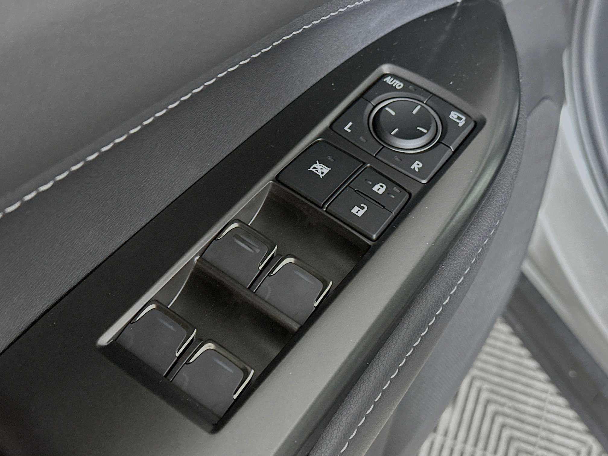 2026 Lexus NX 350 - Photo 17