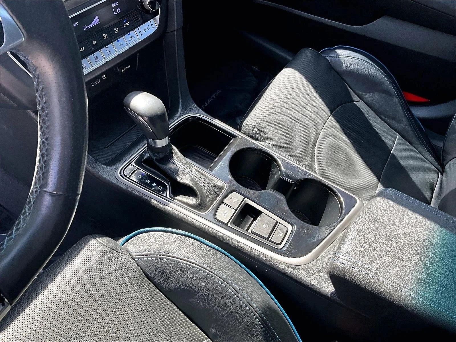 Used 2018 Phantom Black Hyundai Limited image 15