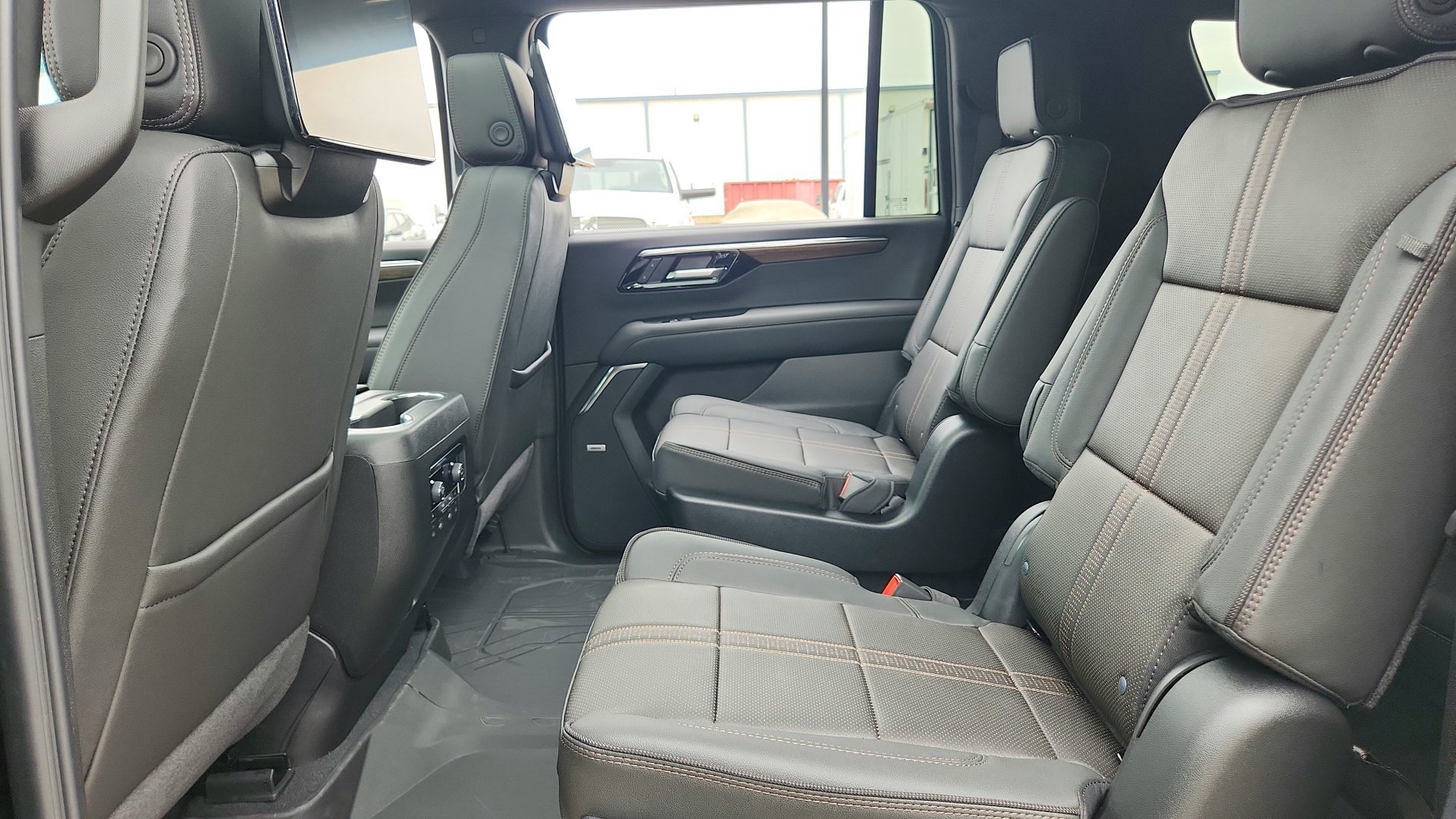 2026 Chevrolet Suburban High Country - Photo 29
