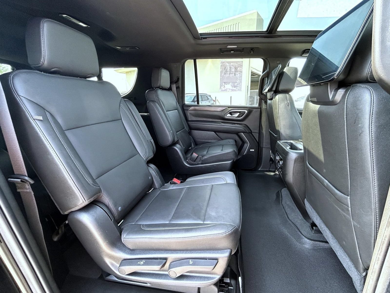 2021 Chevrolet Suburban Z71 - Photo 20