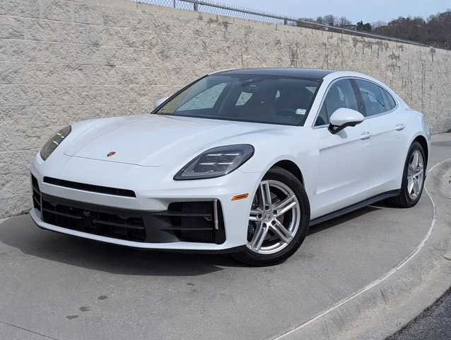 2025 Porsche Panamera 
