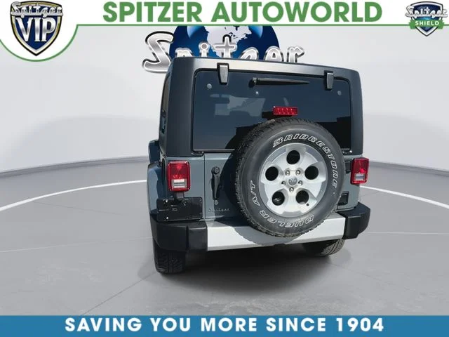 Used 2014 Gray Jeep Sahara image 8