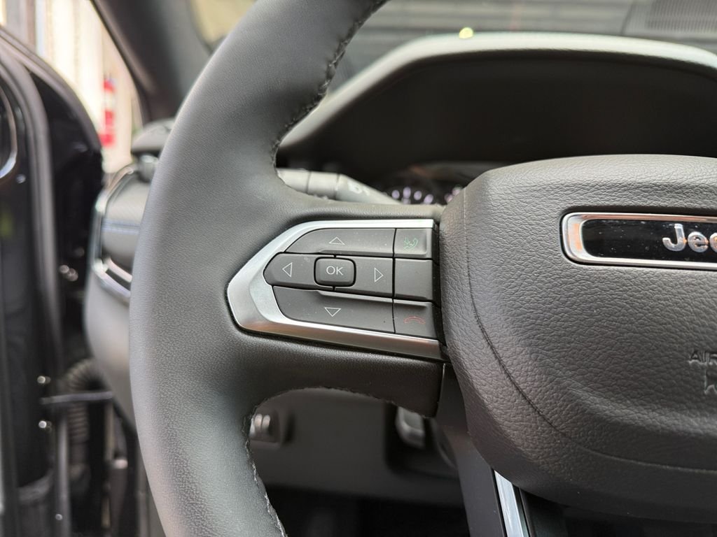 Used 2026 Black Jeep Latitude image 24