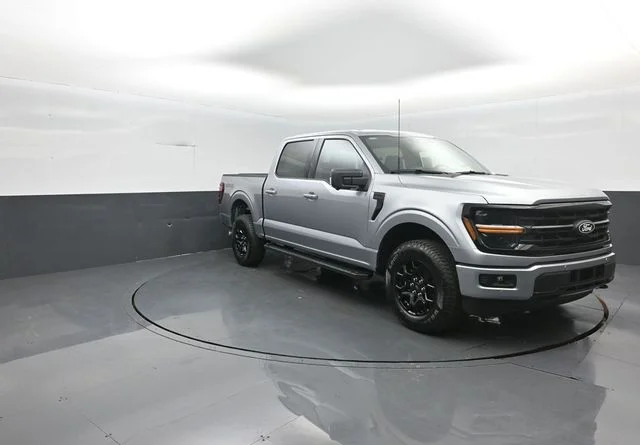 New 2026 Iconic Silver Metallic Ford XLT image 2