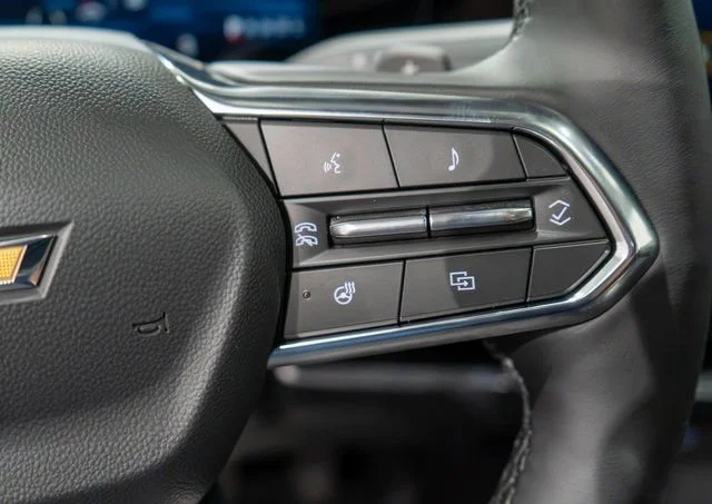 New 2027 Mosaic Black Metallic Chevrolet LT image 18