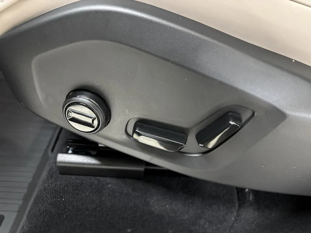2026 Volvo XC90 Plus - Photo 21