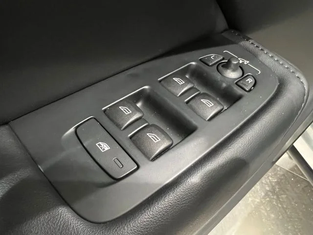 Certified Used 2024 Vapour Grey Volvo Core image 11