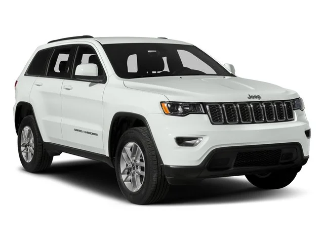 Used 2017 Diamond Black Crystal Pearlcoat Jeep Laredo image 9