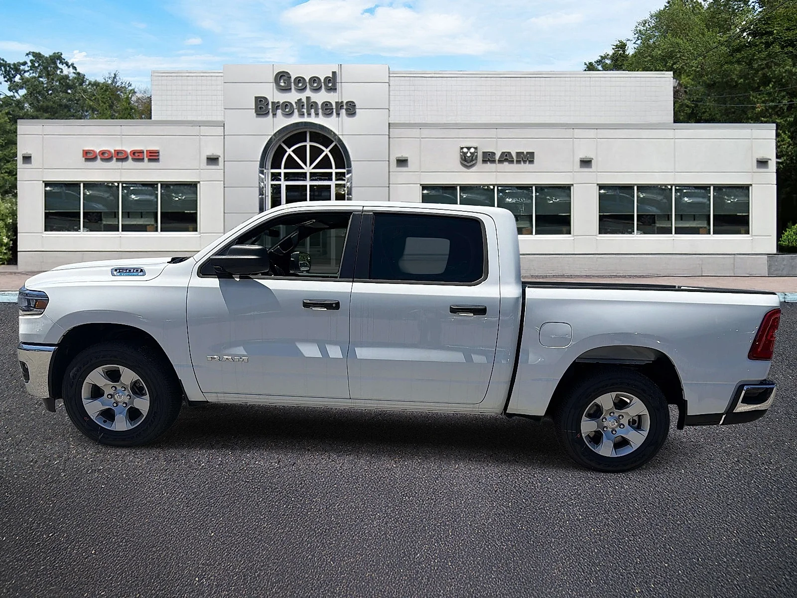 New 2026 Bright White Clear-Coat Exterior Paint RAM Big Horn image 2
