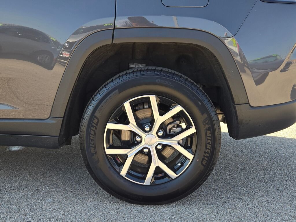 Used 2024 Gray Jeep Limited image 16