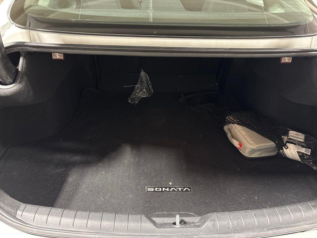 New 2026 White Hyundai SE image 31