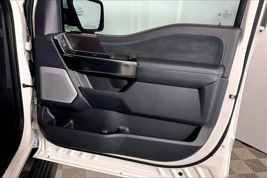 Used 2025 White Metallic Ford Platinum image 19