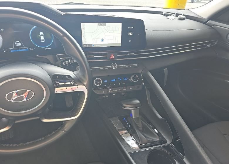 Used 2023 Silver Hyundai SEL image 7