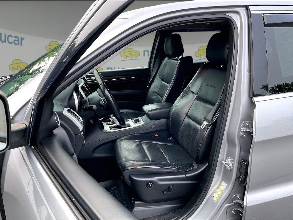 Used 2018 Silver Jeep Summit image 10