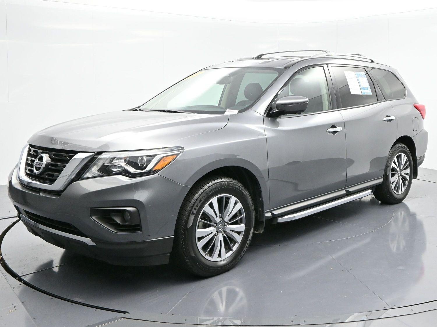 2020 Nissan Pathfinder SL photo 3