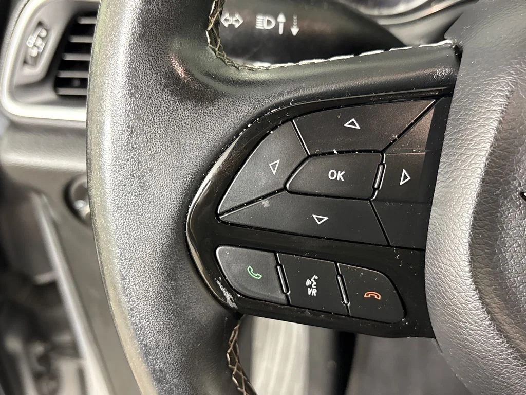 Used 2018 Silver Chrysler Touring Plus image 14