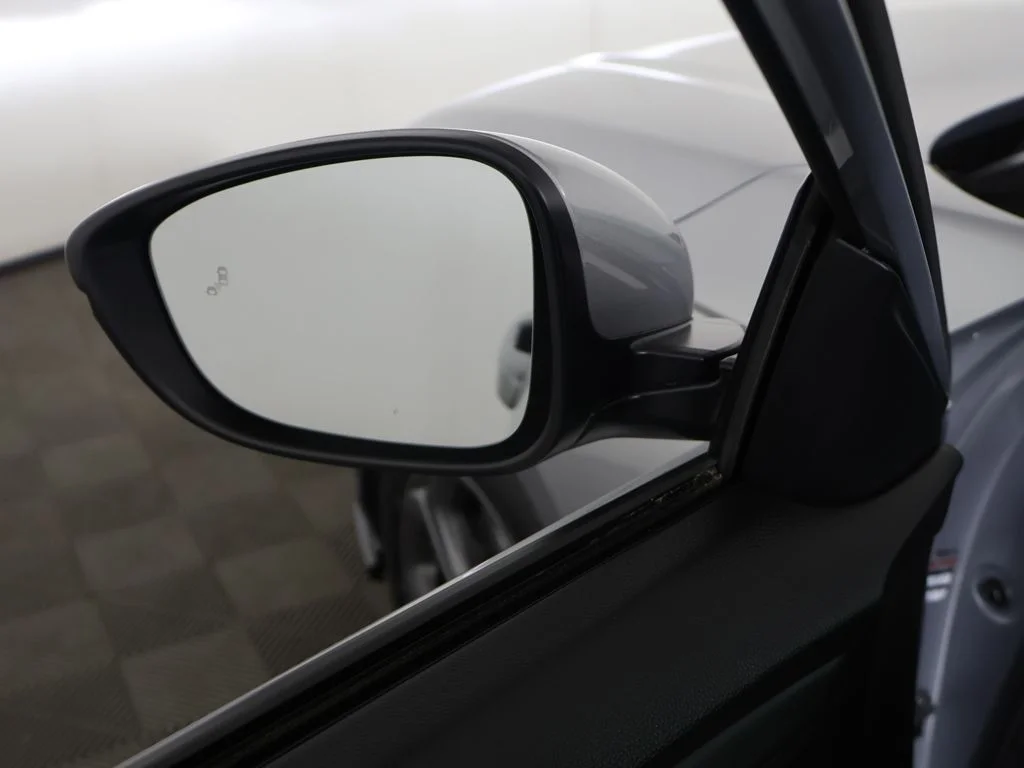 Used 2025 Silver Honda EX-L image 32