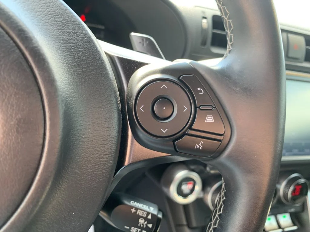Used 2023  Toyota Base image 23