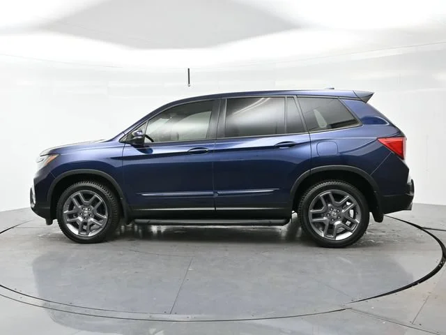 Used 2023 Blue Honda EX-L image 4