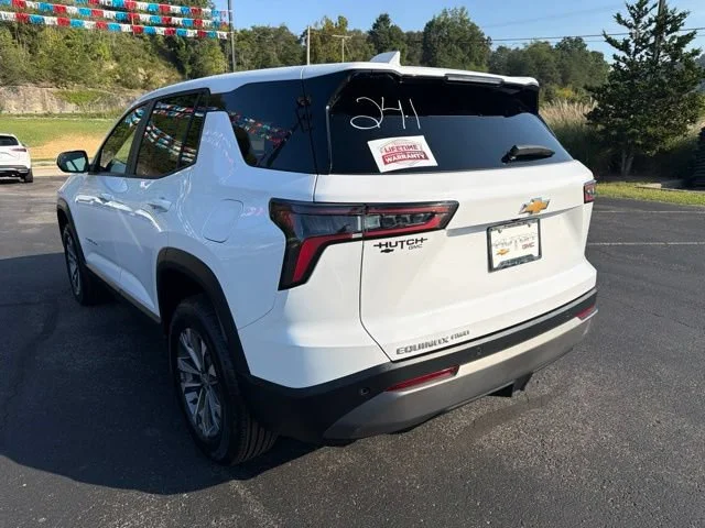 Used 2026 Summit White Chevrolet LT image 5