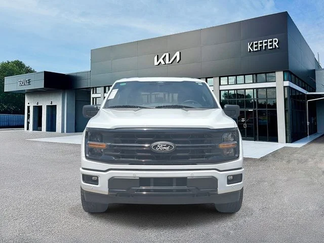Used 2024 White Ford XLT image 3