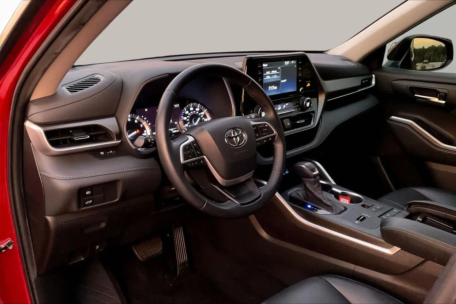 Used 2022 Ruby Flare Pearl Toyota XLE image 18