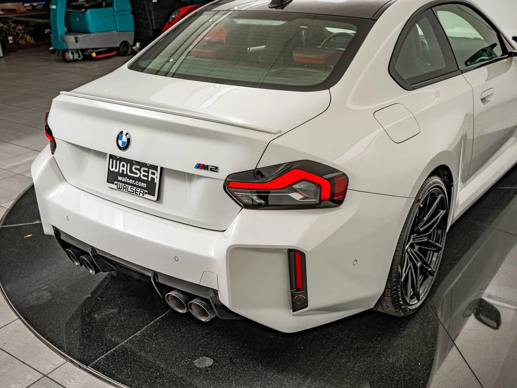 Used 2025 Alpine White BMW  image 19