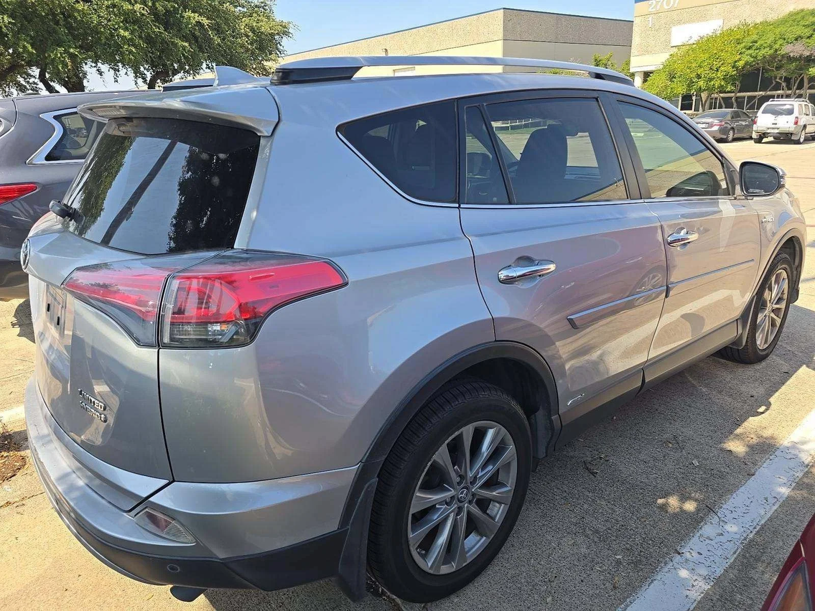 Used 2017 Silver Sky Metallic Toyota Limited image 3