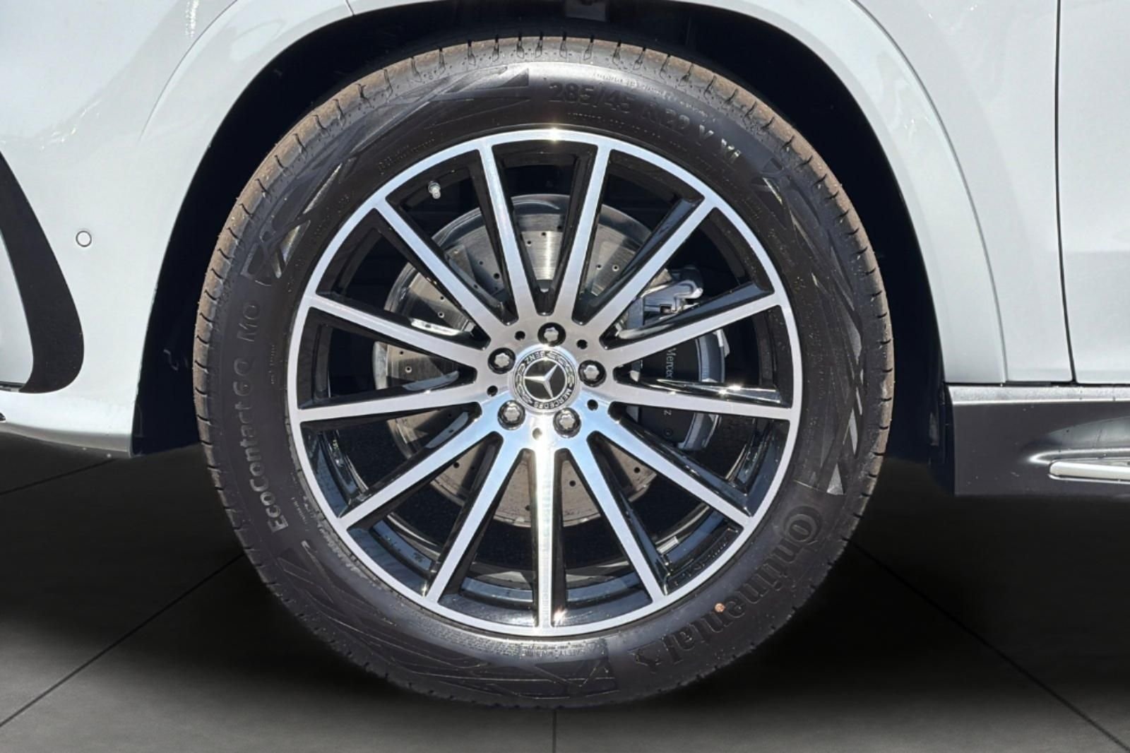 New 2026 MANUFAKTUR Alpine Grey Mercedes-Benz GLS 580 image 5