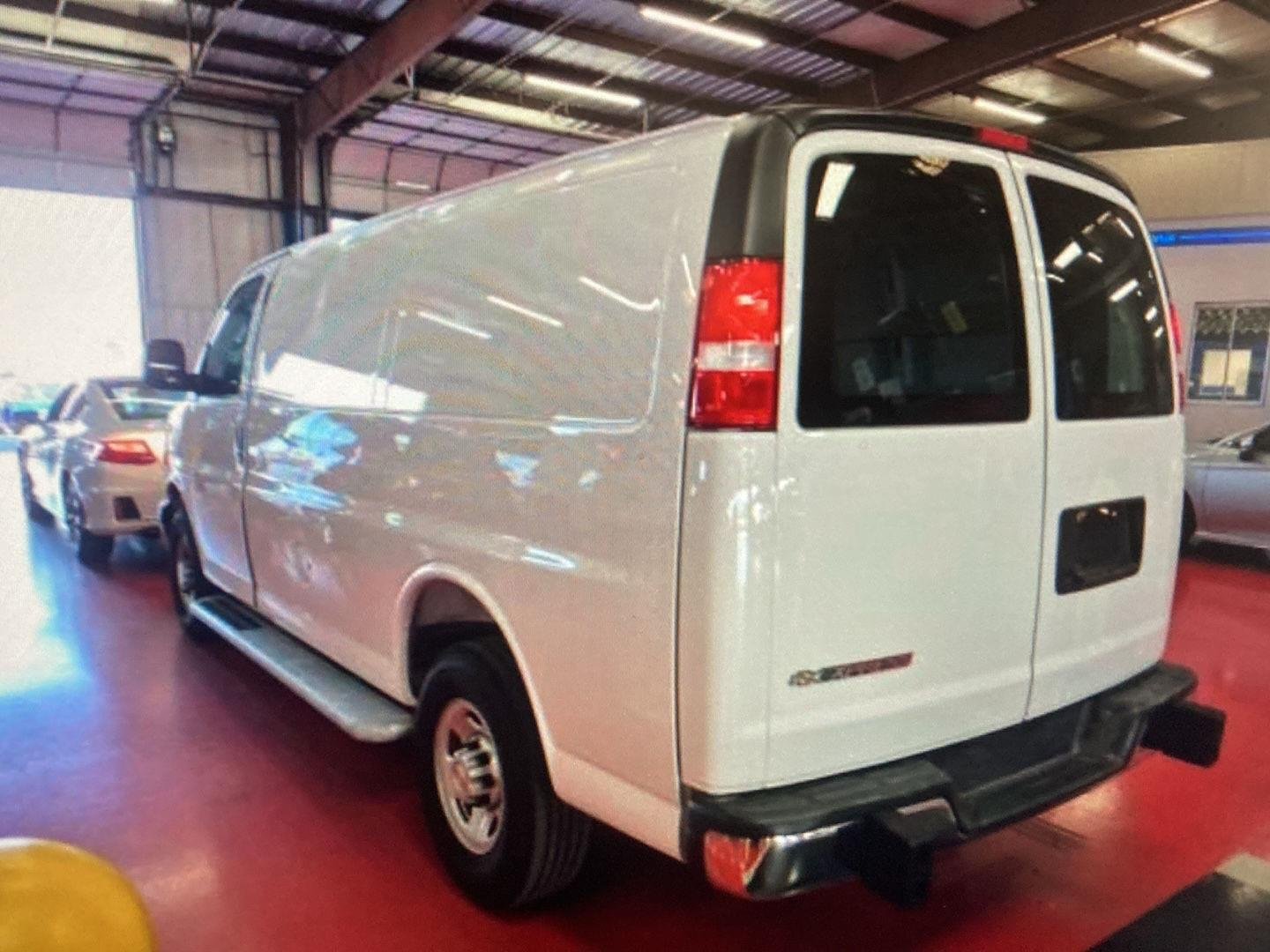 Used 2025 Summit White Chevrolet Cargo Van image 4