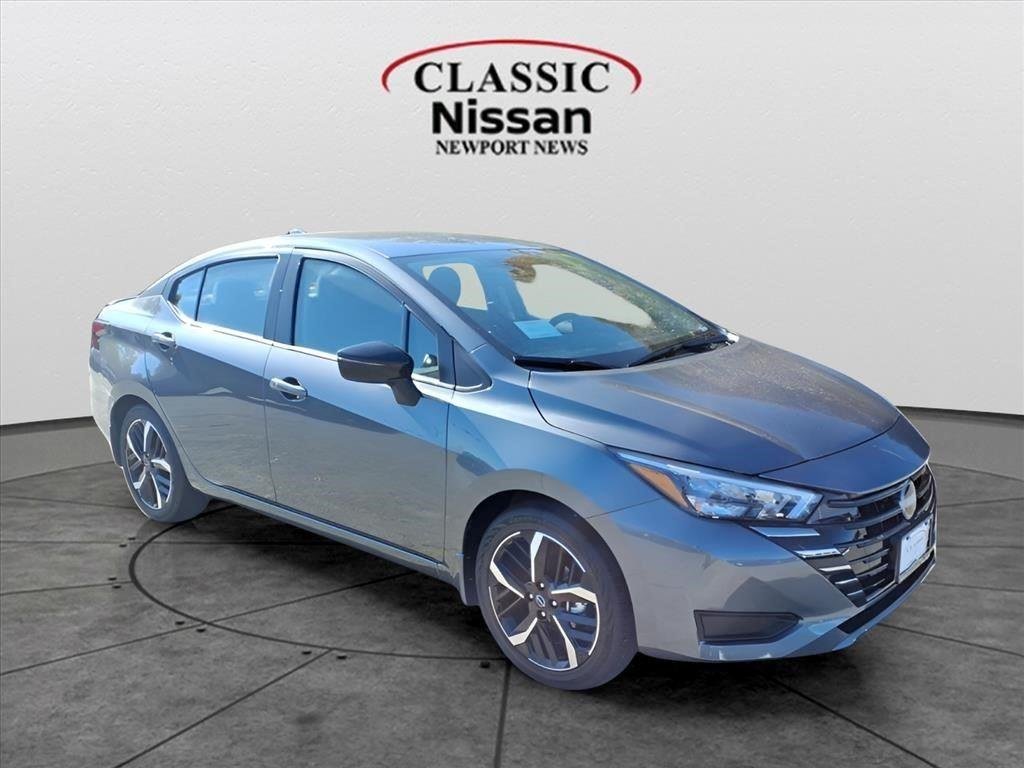 2025 Nissan Versa 1.6 SR CVT's photo